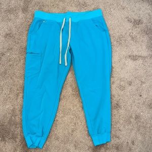FIGS Teal jogger scrub pants!